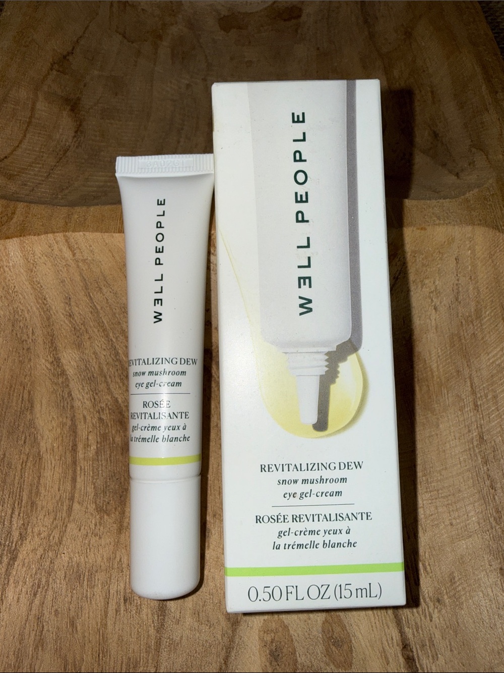 W3LL PEOPLE Revitalizing Dew Snow Mushroom Eye Gel-Cream — White & Green